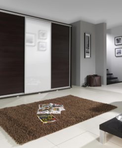 Velká šatní skříň s posuvnými dveřmi Saskie